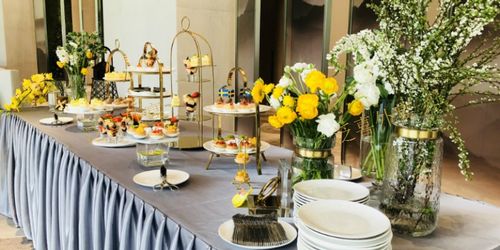 会务茶歇要注意哪些:1,茶歇布置:不要与会议的桌子同样,通常茶歇都会