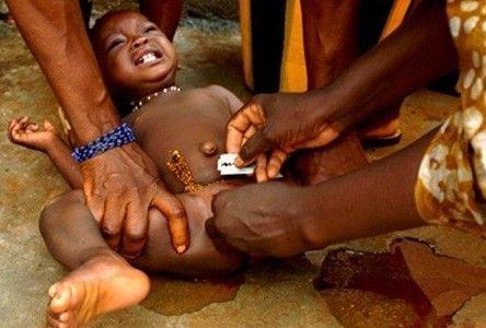 实拍非洲女孩割礼:残忍到令人发指