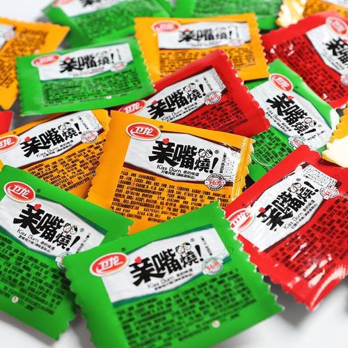 卫龙亲嘴烧100片整盒辣条整箱混合口味盒装网红零食小吃休闲食品三