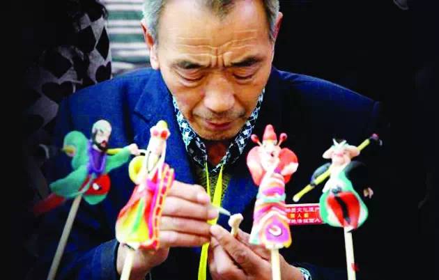 你有多久没有见过 吹糖人,捏面人的小商贩?