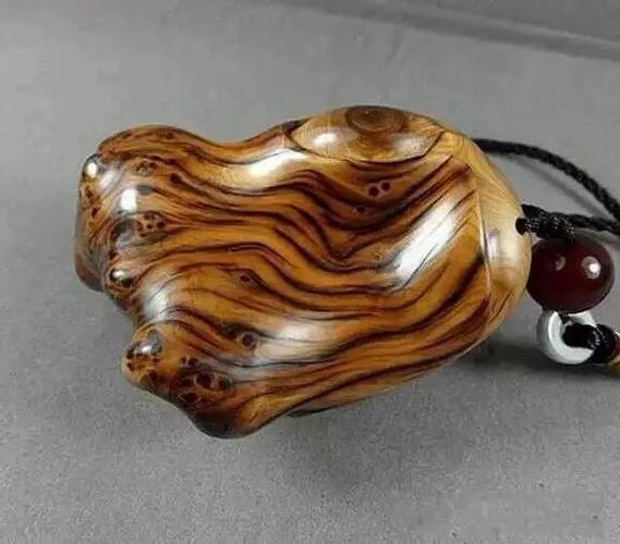 让你看看什么才是"千年崖柏虎皮纹"