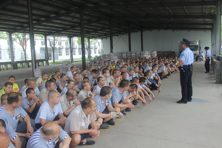 规范动作,贴近实战 —— 沙洋范家台监狱开展应急演练活动