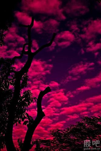 阴阳交错连绵落,波浪涟漪绿水长. 恶庄嚣张欲吞阳,血红大军筑城