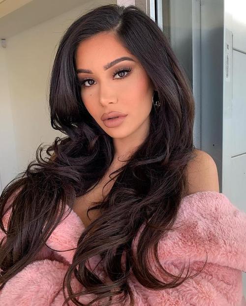 美丽迷人的美国模特janet guzman,亦是一个摄影爱好者