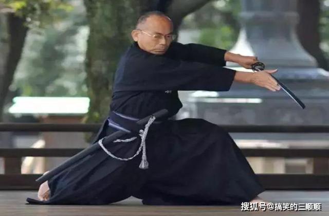 天下武功,唯快不破!世界4大快刀,第3被誉为反曲刀之王
