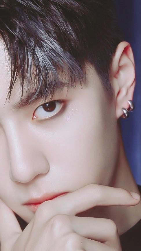 王一博怼脸拍屏保壁纸进来收图吧