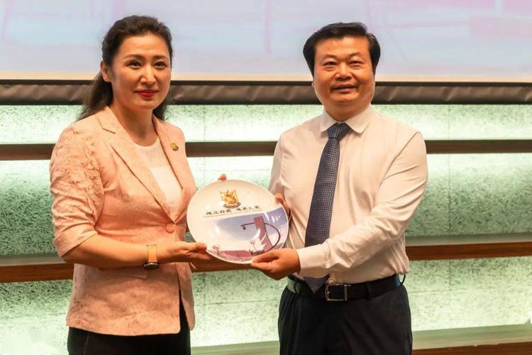 王老吉未来菁英教育基金牵手汕头大学首设 "刺柠吉奖学金"