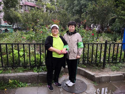 我和胡秀花!