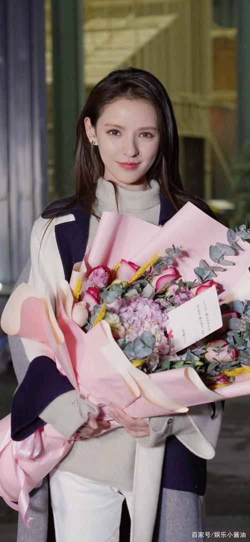 感谢大家的阅读,你喜欢张予曦这位女星的长相吗?欢迎拍砖留言哦!