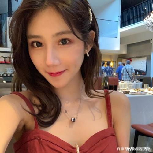揭秘cf女解说的日常生活,你根本想不到