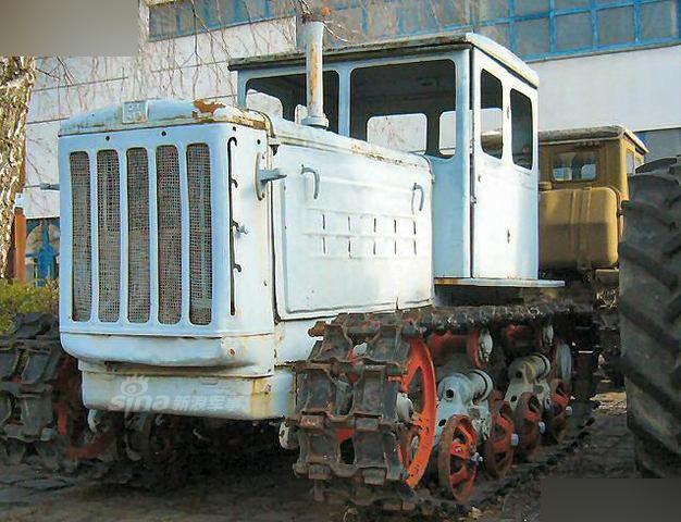 中国当年买苏联拖拉机:如今推土机出口俄罗斯