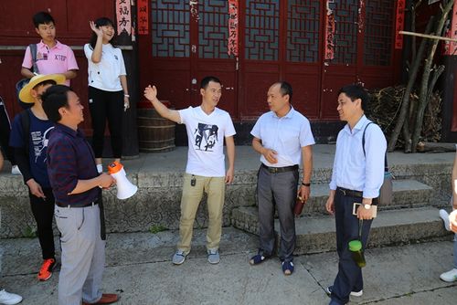 我院组织旅游管理班赴扶阳古城展开课外实践教学活动