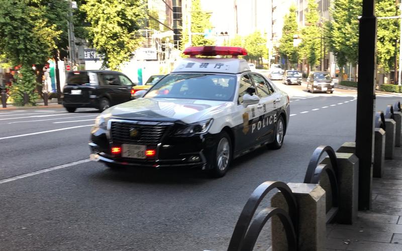 【实拍】东京街头警视厅警车code3出警