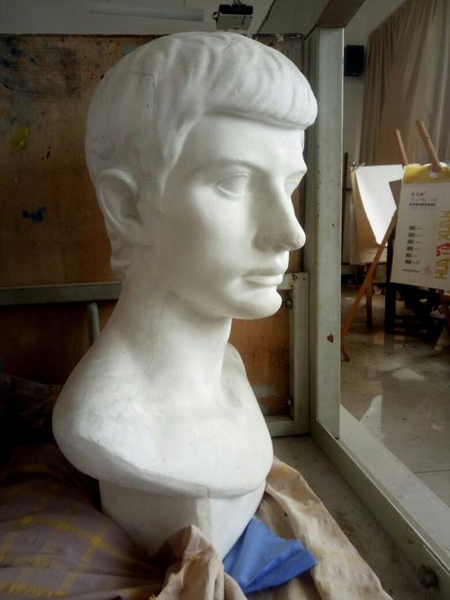 这个石膏叫什么名字?