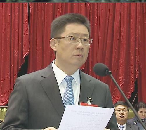 市委书记张杰,市人大常委会主任张健,市人大常委副主任刘玉明,窦利群