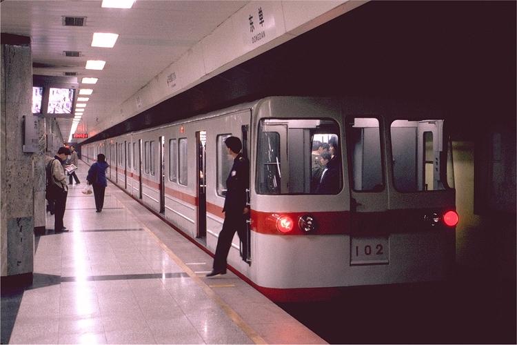 北京地铁老车型介绍之三dk3型地铁电动客车