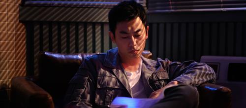 朱亚文《十日游戏》收官 "反派"演技诠释多层次暗黑系