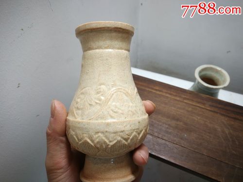 包老宋代影青花瓶