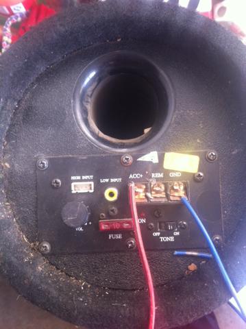 我的车载圆筒低音炮怎么连接电脑?