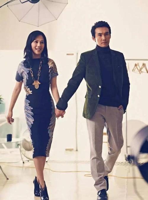 40岁张铎演技好却不红,与大8岁老婆秀恩爱很浪漫,网友