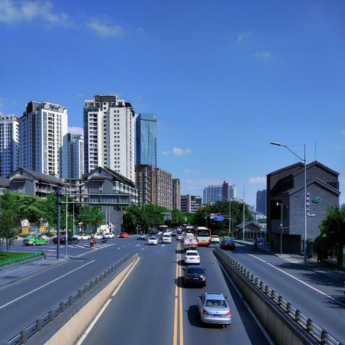 四川省成都市锦江区水井坊街道成都香格里拉中心办公楼四川宾利汽车