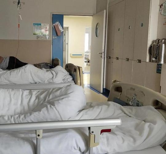 住院化疗的还带着孙女一起的奶奶她有怎样的故事