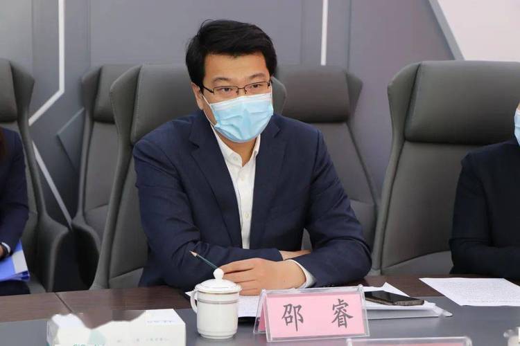 青岛市民营经济发展局局长郭振栋一行到文达通股份督导