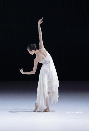 舞蹈图片唯美背影壁纸