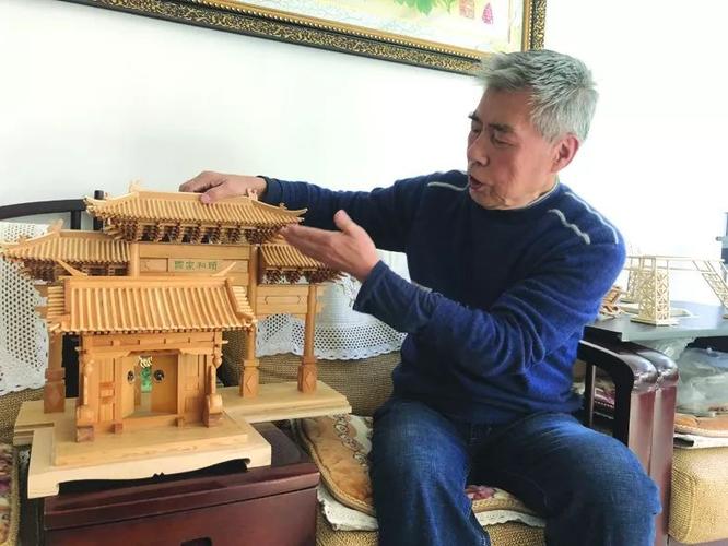 古稀老人 匠心搭建微缩古建筑 一根火柴棍,一根方便筷子,除了他们