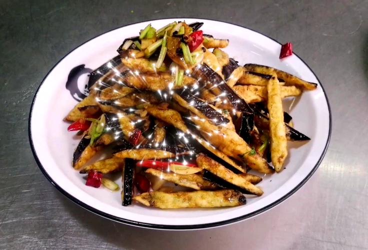 工序复杂,源自灵魂,脑洞大开,探索的"风味茄子",吃一口满口酸爽