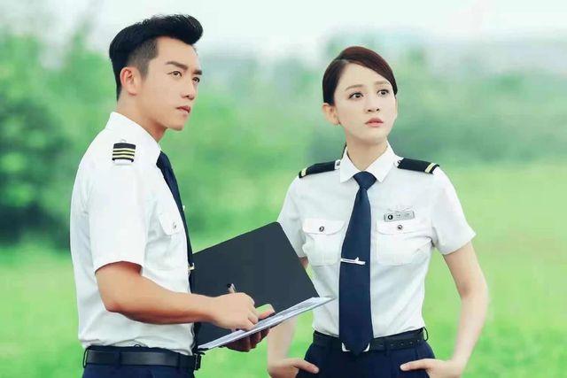 陈乔恩新剧开播,42岁的年龄还在演傻白甜,和吕一同框对比好明显