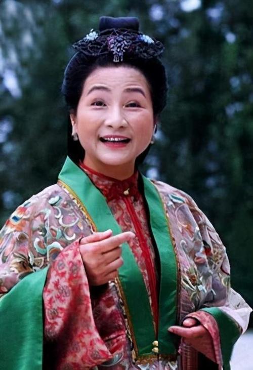 郑佩佩年轻的时候,堪称倾国倾城的大美女