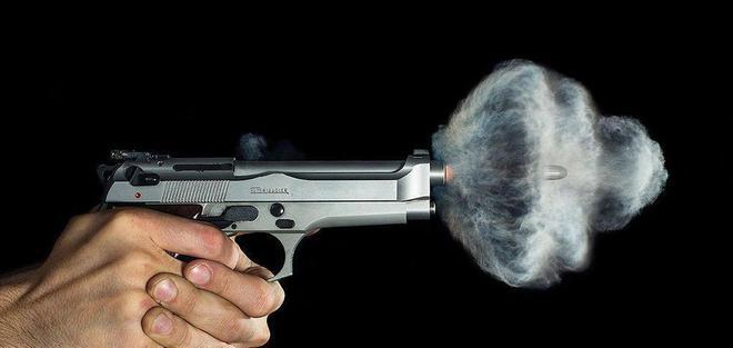 在通常情况下,子弹在高速飞行时拥有极大的动力,在这种状况下,一旦被