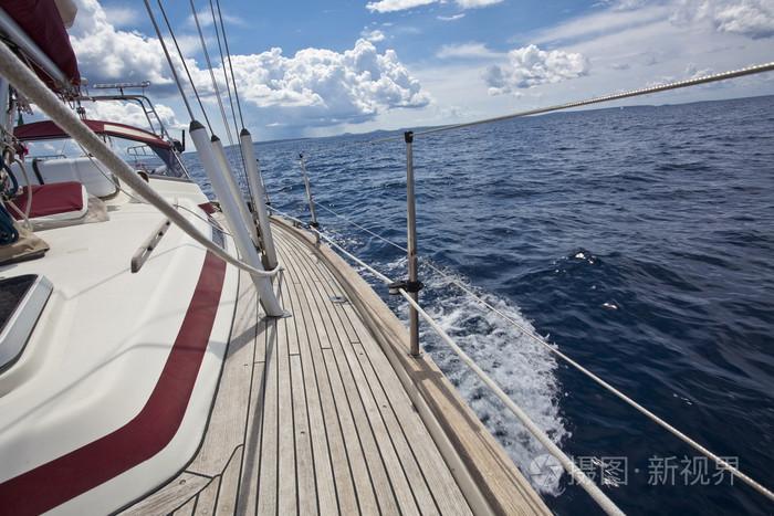 帆船从船上合照