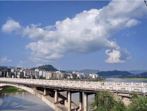 南河,发源于广元市朝天区境内,流经燕子乡,荣山镇,大石镇,横穿广元市
