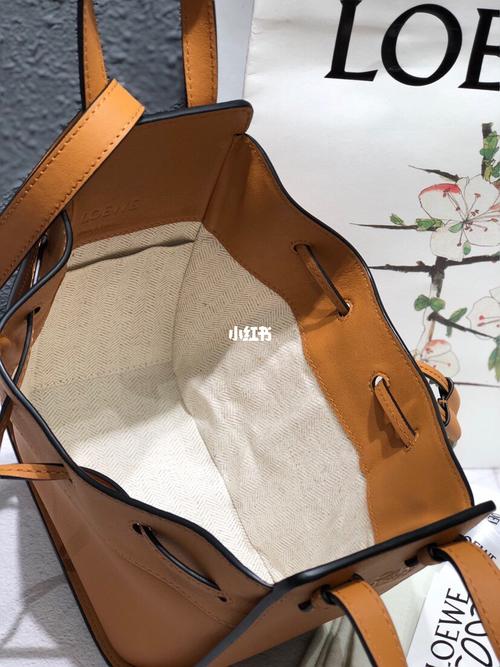 罗意威迷你吊床包loewe mini hammock_迷你_吊床_设计