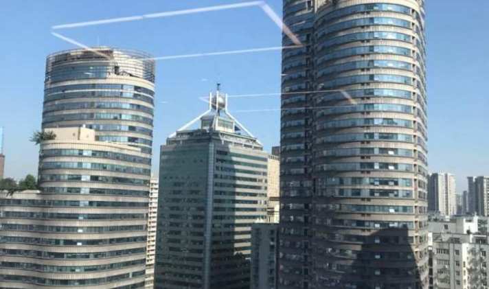 江北区红旗河沟 世纪英皇南塔 1室1卫 61平米