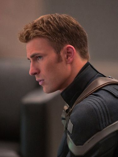 《美国队长2》剧照2海上电影高清壁纸_[480x640]尺寸分辨率