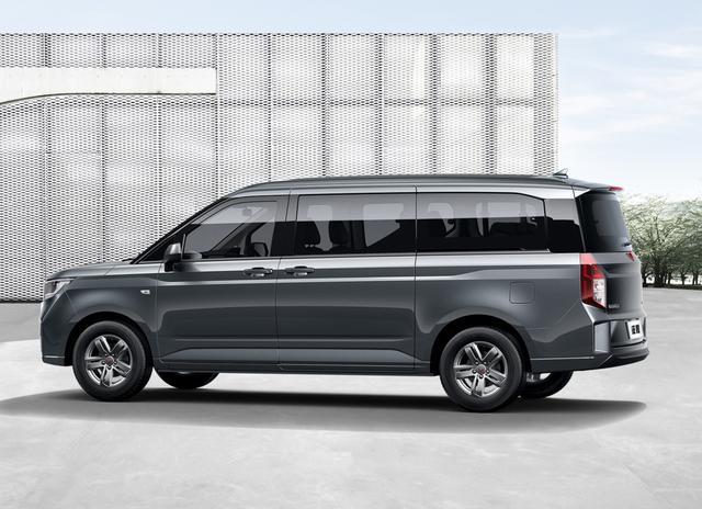 车长5米1多,配双气囊 双侧滑门,8月上市,带你看五菱征程