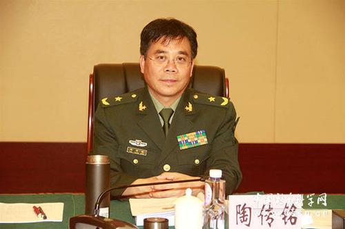 国防大学政治学院院长陶传铭少将作大会主旨发言 本网记者 查建国/摄