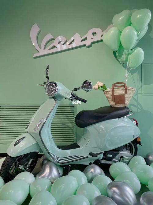 最可爱vespa提车_提车_薄荷绿_vespa_汽车_摩托车