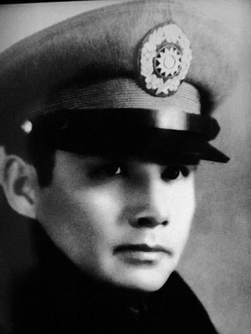 中国百年来最帅的九个男人第一名最年轻民国帅哥占了七位