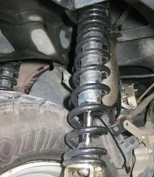 减震顶胶多久换一次?汽车的减震是怎么保养的?|减震器