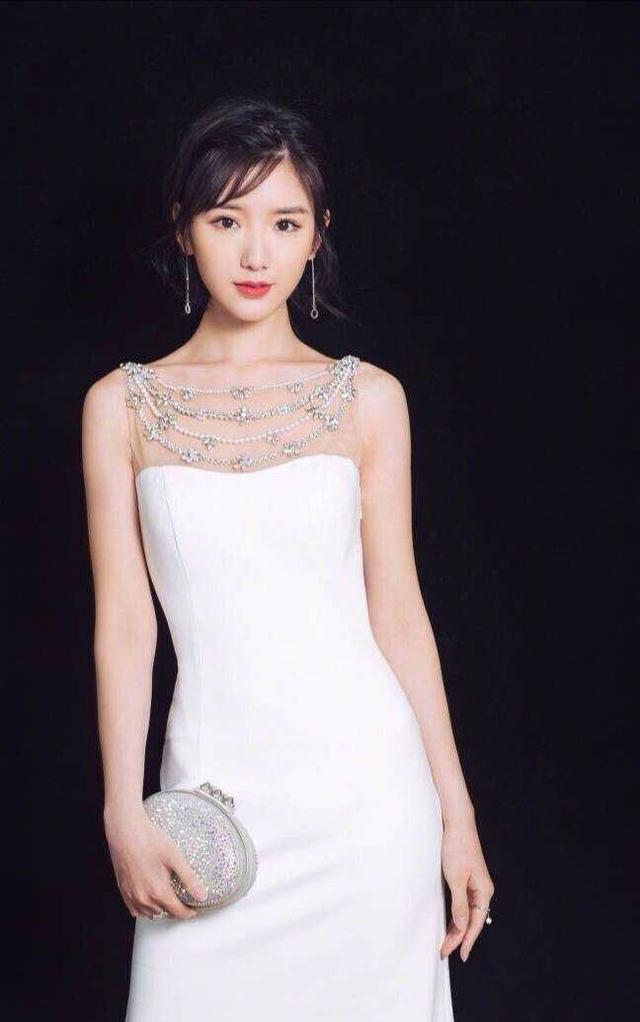 毛晓彤回应分手事件剧情反转,但自己并未受影响,继续发美照!