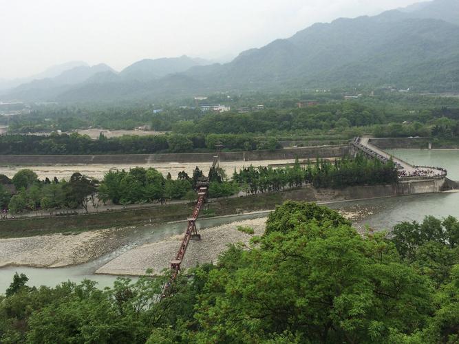 都江堰大坝全景