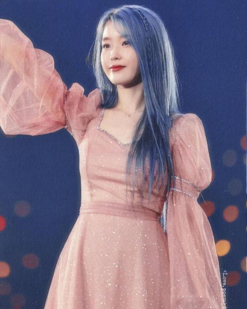 李知恩丨蓝发iu,人间宝藏