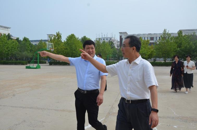 省政府副秘书长尹洪斌莅临孔祖中等专业学校调研夏邑职业教育发展情况