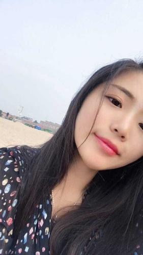 小姐姐能不能爆一爆十几岁时的照片,女大真的会十八变嘛?