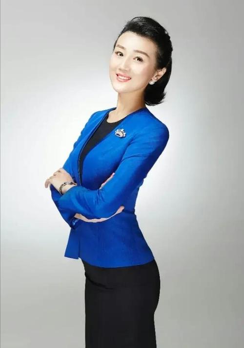 山东卫视美女主持人东辰