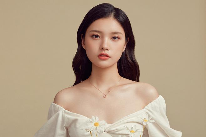 海报模特高清大图人物写真风格妆容女中式国潮妆容妆容高清优雅妆容